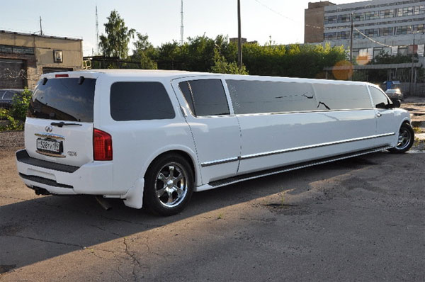 Лимузин Инфинити QX56, заказ аренды лимузина. Лимузины джипы - ИНФИНИТИ ...
